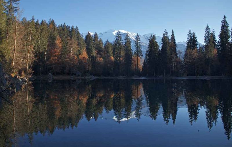 le mont blanc reflt dans le lac vert.jpg